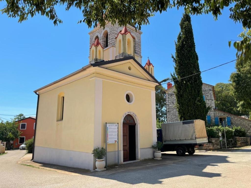 Villa Amore Radini Istrian Romantic Studio With Private Parking And Terrace Brtonigla Esterno foto