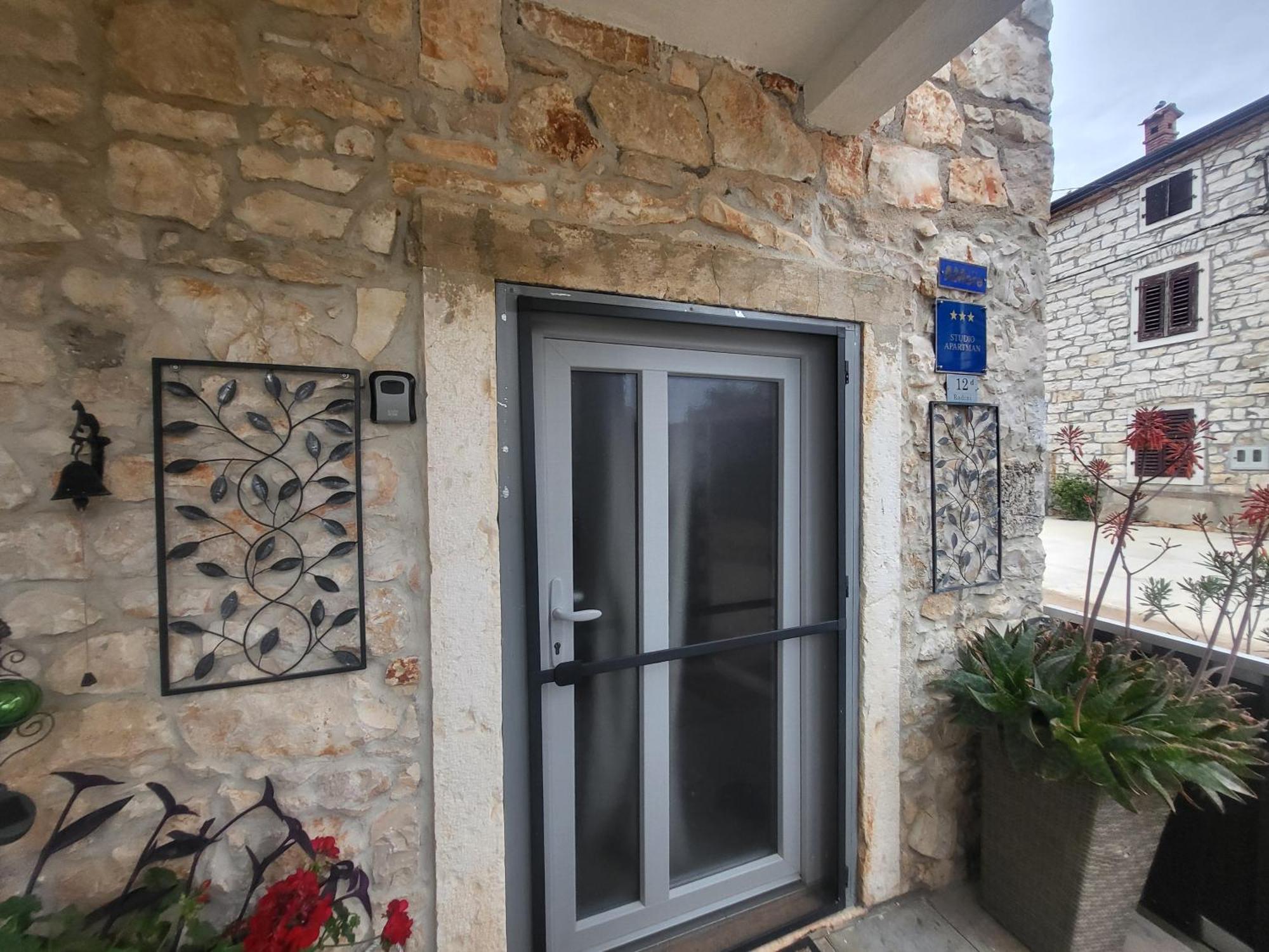 Villa Amore Radini Istrian Romantic Studio With Private Parking And Terrace Brtonigla Esterno foto